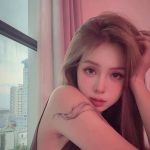 Thủy Tiên - Nhìn anh thấy cô đơn ￼Nên là em cho phép anh thương Mong anh hiểu em…