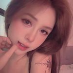 Thủy Tiên - Nhìn anh thấy cô đơn ￼Nên là em cho phép anh thương Mong anh hiểu em…