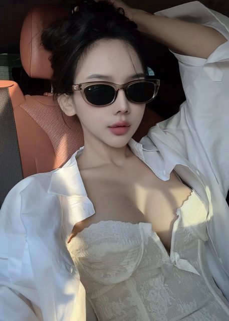 Phạm Quỳnh Trang - chuyến đi cùng bạn bè +++