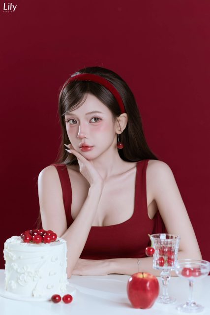 Phạm Quỳnh Trang - đẹp hơn đồng hành là đồng tiền đẹp hơn đồng tiền là đống tiền =)))…