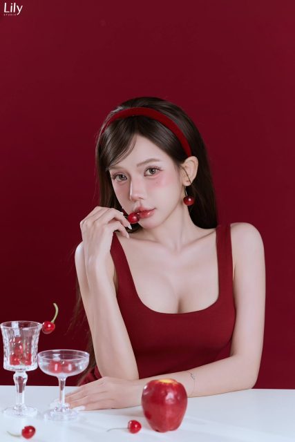 Phạm Quỳnh Trang - đẹp hơn đồng hành là đồng tiền đẹp hơn đồng tiền là đống tiền =)))…