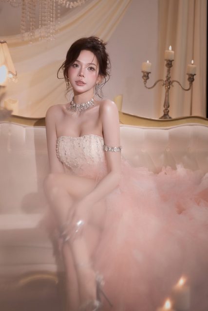 Phạm Quỳnh Trang - giàu tình cảm khổ thật gặp ai toy cũng có cảm tìnhhh /Trần Ngân/ CEm…