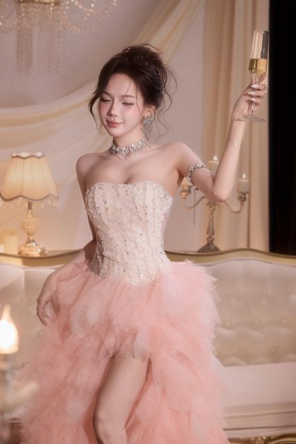 Phạm Quỳnh Trang - giàu tình cảm khổ thật gặp ai toy cũng có cảm tìnhhh /Trần Ngân/ CEm…