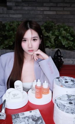 Ly Ly Trần - Bộ skin care nhà #RadyVoy ta nói mê chữ ê kéo dài lunnn ó…