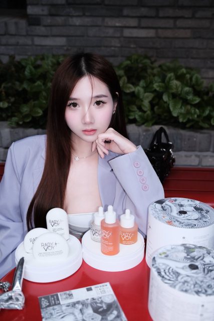 Ly Ly Trần - Bộ skin care nhà #RadyVoy ta nói mê chữ ê kéo dài lunnn ó…