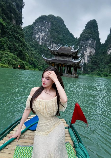Nguyễn Linh Linh - Em đã đến Ninh Bình nơi anh kể Tràng An non nước hữu tình tựa như…