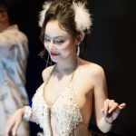 Nguyễn Linh Linh - Hoa khó trồng cần người chăm có lòngg Em khó chiều cần người thương…