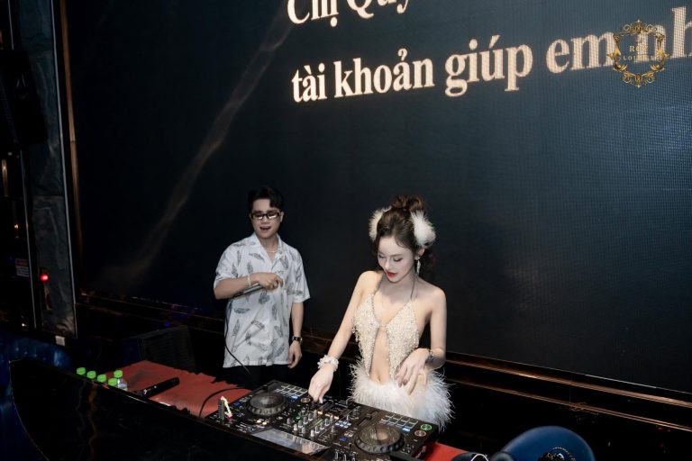 Nguyễn Linh Linh - Hoa khó trồng cần người chăm có lòngg Em khó chiều cần người thương…