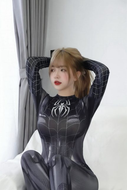 Thùy Trang - Nếu gặp Spider Girl ngoài đời thì bạn sẽ: C__________ Tik…