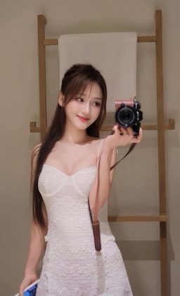 Thảo Uyênn - VỢ anh đã thêm nhiều ảnh mới vào album lừa traiiii :))