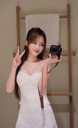 Thảo Uyênn - VỢ anh đã thêm nhiều ảnh mới vào album lừa traiiii :))