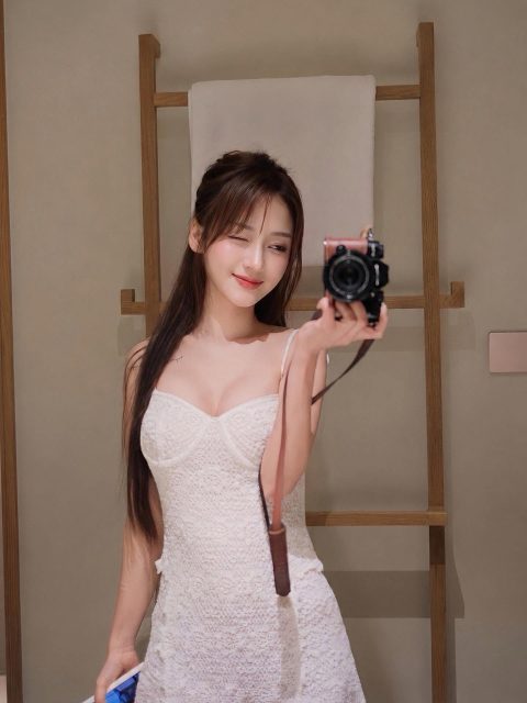Thảo Uyênn - VỢ anh đã thêm nhiều ảnh mới vào album lừa traiiii :))