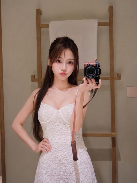Thảo Uyênn - VỢ anh đã thêm nhiều ảnh mới vào album lừa traiiii :))