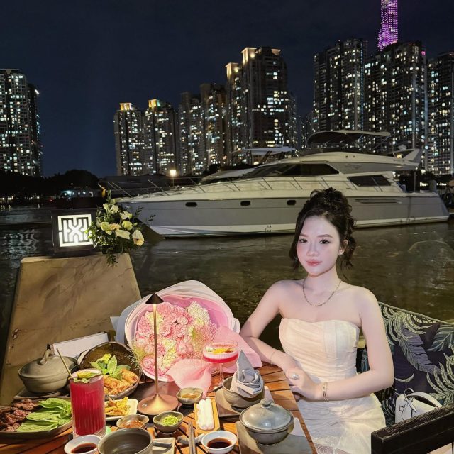 Lê Ngọc Thuỳ Trang - Có những người thật xinh xắn