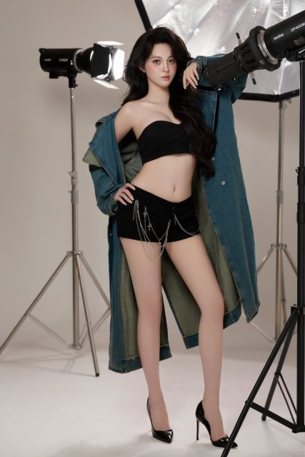 Trần Bích Triều Tiên - Hoa này khó trồng, cần người chăm có lòng Photo : Lê Đức Makeup…