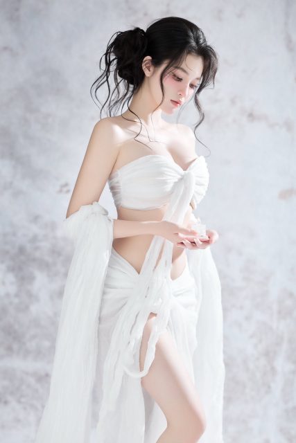 Trần Bích Triều Tiên - Nhân sinh như mộng , hồng trần như mây Photo : Lê Đức Makeup : Thảo…