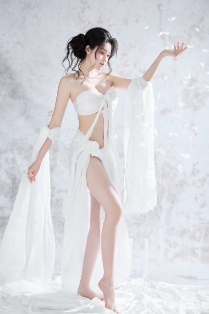 Trần Bích Triều Tiên - Nhân sinh như mộng , hồng trần như mây Photo : Lê Đức Makeup : Thảo…