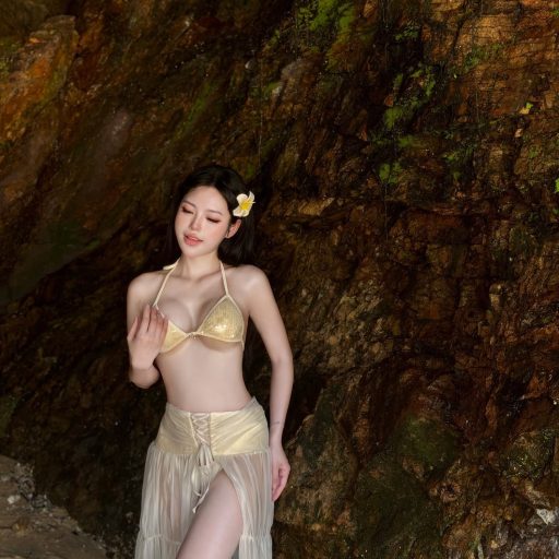 Phạm Thùy Trang - Khởi động mùa hè