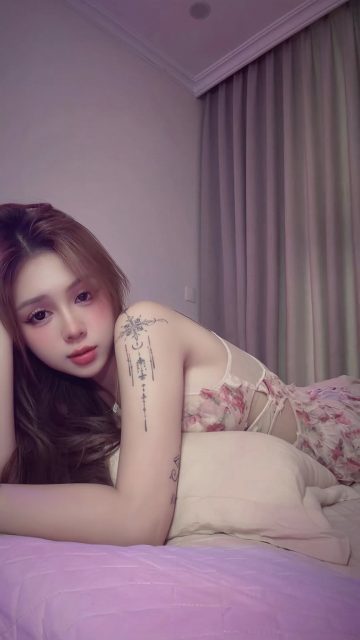 Thủy Tiên - Sự lãng mạn cao cấp nhất của người trưởng thành là : Vì có anh, em…