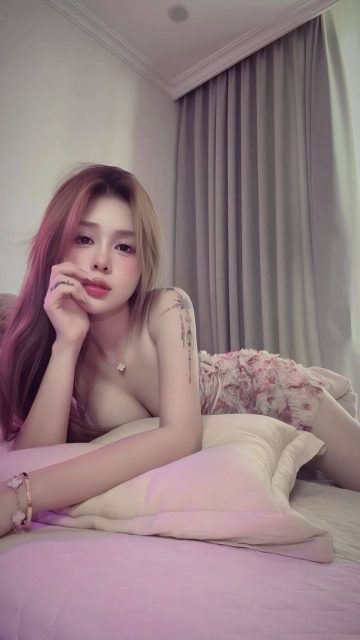 Thủy Tiên - Sự lãng mạn cao cấp nhất của người trưởng thành là : Vì có anh, em…