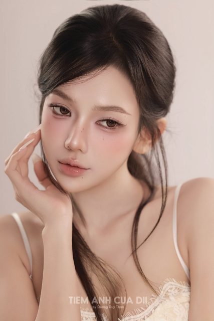 Phạm Quỳnh Trang - khi một cô gái rơi vào tình yêu với chính bản thân mình, cả thế giới…