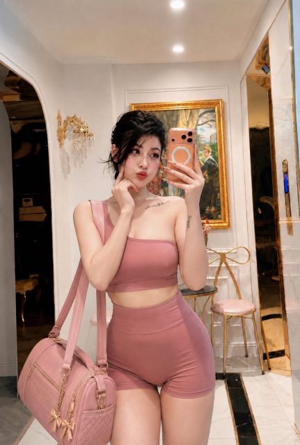 Bích Hoa Nguyễn - Cưng em khumm ..