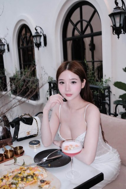 Ly Ly Trần - Gặp được người đối xử tốt với bạn thì khá dễ dàng Nhưng để gặp được…