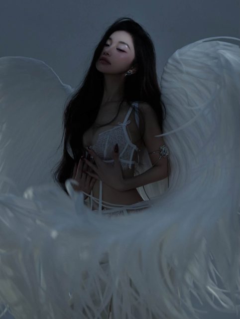 Vũ Phương Anh - 04.06.199x A concept by Tran Vu Bang Studio Stylist Nguyen Chi Cuong…