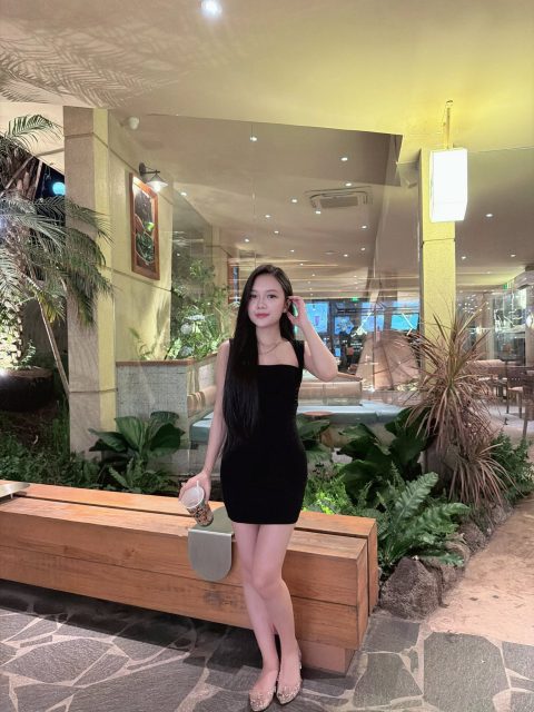 Lê Ngọc Thuỳ Trang - Nhìn chậm thoiiii