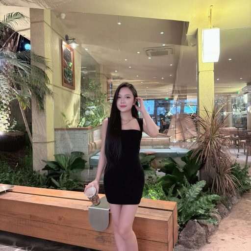 Lê Ngọc Thuỳ Trang - Nhìn chậm thoiiii