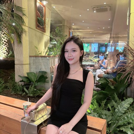 Lê Ngọc Thuỳ Trang - Nhìn chậm thoiiii