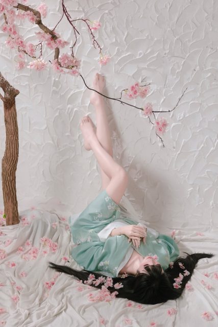 Phạm Thùy Trang - “Gió đến nghe gió, mưa đến ngắm mưa. Thuận theo ý trời..nhân sinh…