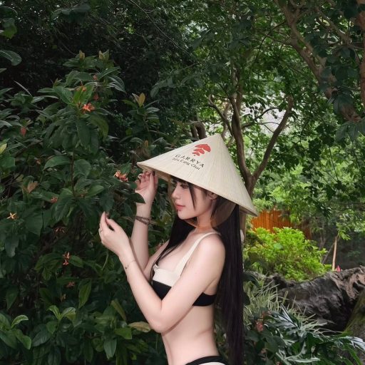 Phạm Thùy Trang - Trà sữa phải có trân châu Muốn xinh thì phảu diễn sâu chụp hình