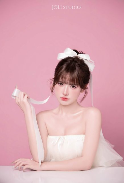 UNa To Uyen - Ghệ tone hồng