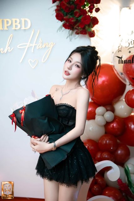 Nguyễn Thanh Hằng - Sinh nhật của xinh nhất Cảm ơn anh zai Tú Xeko nhá chụp xịn quáaa