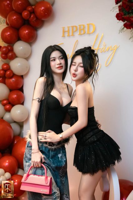 Nguyễn Thanh Hằng - Sinh nhật của xinh nhất Cảm ơn anh zai Tú Xeko nhá chụp xịn quáaa