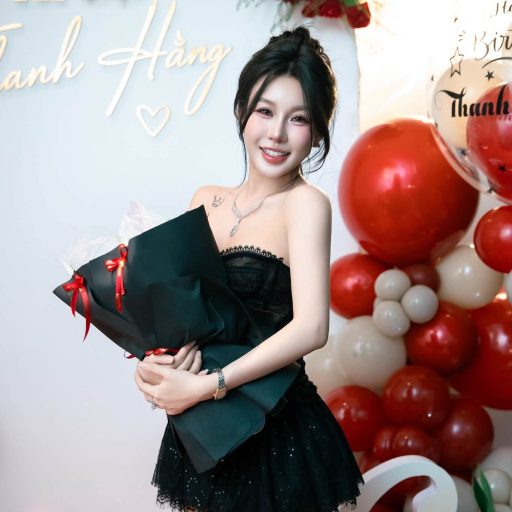 Nguyễn Thanh Hằng - Sinh nhật của xinh nhất Cảm ơn anh zai Tú Xeko nhá chụp xịn quáaa