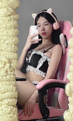 Nguyễn Phạm Tú Uyên - Những người giỏi hơn tôi họ còn đang nỗ lực. Vậy tôi còn nỗ lực làm…