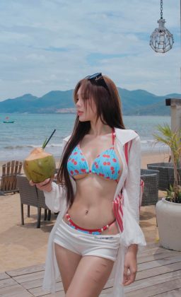 Thủy Tiên - Tại sao sau bao nhiêu tư thế anh lại chọn thế thôi :)))
