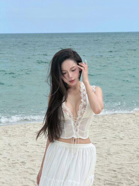 Phạm Quỳnh Trang - ta cứ bỏ hình bắt bóng, đứng núi này trông núi nọ. Rốt cuộc, ta…