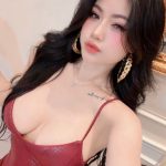 Bích Hoa Nguyễn - Phồn thực thế, chắc tại góc chụp ..