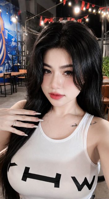 Bích Hoa Nguyễn - Thôi được rồi, Anh là người đúng, còn tôi là người đẹp ..