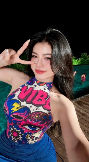 Bích Hoa Nguyễn - Vibe cưng quá mức cho phép ..