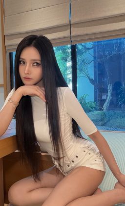 Nguyễn Thị Phi Yến - Hãy yêu bản thân nhiều đến mức những thứ không làm bạn tốt hơn chỉ…