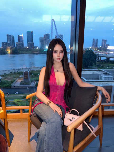 Nguyễn Thị Phi Yến - Ở đây chỉ yêu đời không có yêu đương