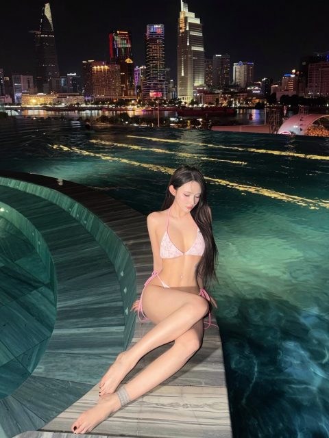 Nguyễn Thị Phi Yến - Trong lòng trồng hoa, đời người sẽ không còn hoang vu nữa.