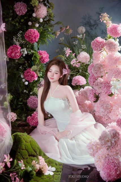 Ly Ly Trần - Có quá nhiều sự xinh đẹp ở đây JOLI Studio