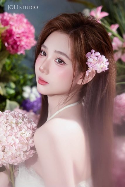 Ly Ly Trần - Có quá nhiều sự xinh đẹp ở đây JOLI Studio
