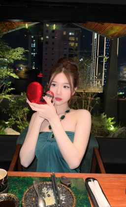 Ly Ly Trần - Mình thích người khiến mình cười Nhưng mình sẽ chọn người khiến mình…