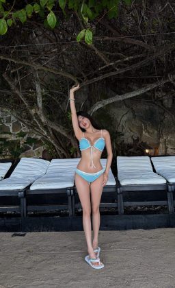 Vo Thuy Hang - Chưa hết mùa hè